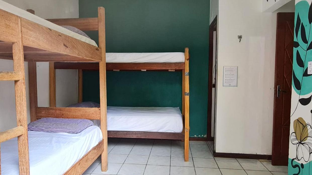 Mahalo Hostel Vila do Abraao Bagian luar foto