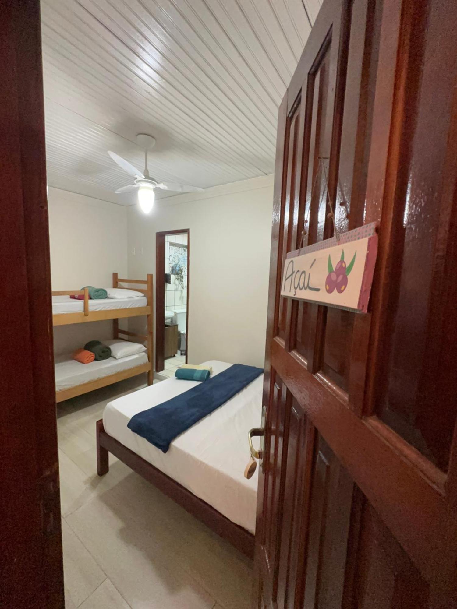 Mahalo Hostel Vila do Abraao Bagian luar foto