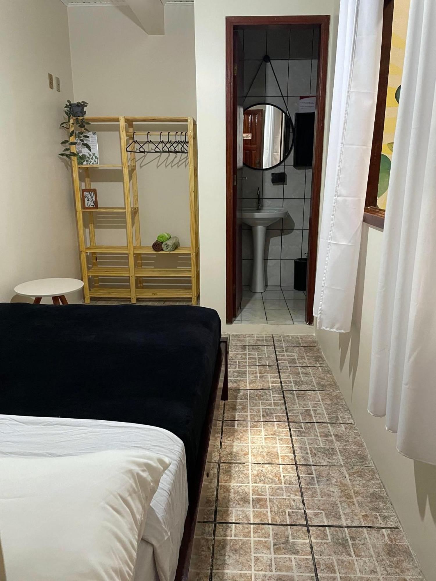 Mahalo Hostel Vila do Abraao Bagian luar foto