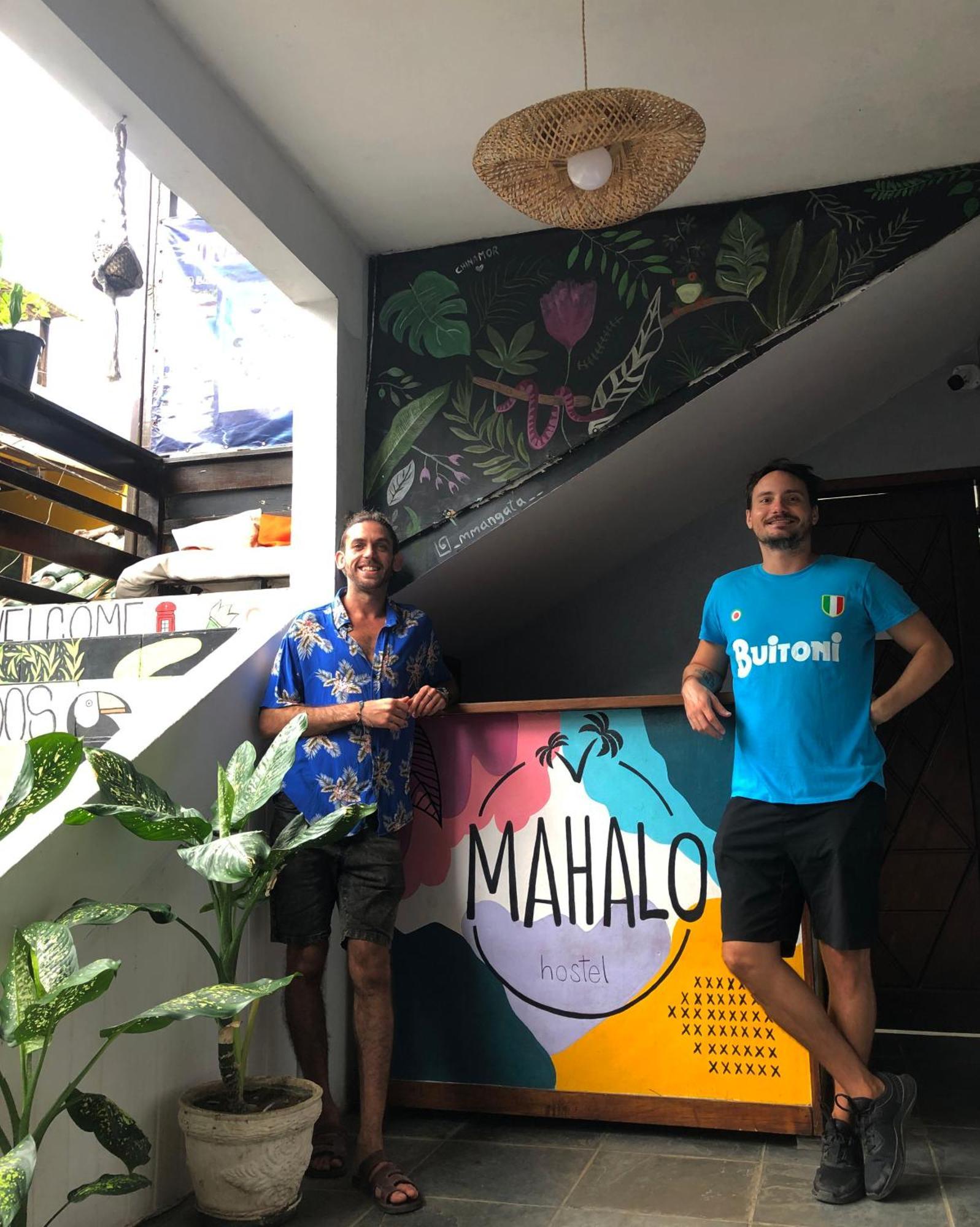 Mahalo Hostel Vila do Abraao Bagian luar foto